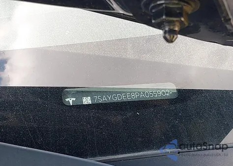 2023 Tesla Model Y Awd/Long Range Dual Motor All-Wheel Drive z USA, uszkodzony, nr VIN 7SAYGDEE8PA055902